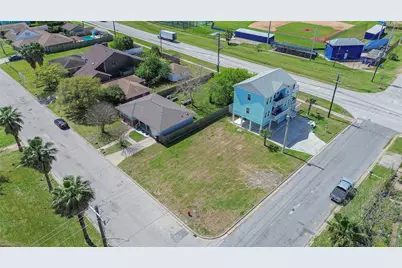 3201 Kleinmann Avenue, Galveston, TX 77551 - Photo 1