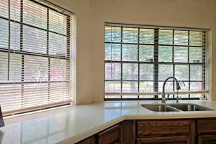 4614 Sunshine Dr, Sugar Land, TX 77479 - Photo 10