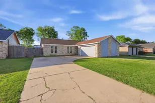5919 Ollia Cir, Pasadena, TX 77505 - Photo 2