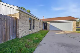 5919 Ollia Cir, Pasadena, TX 77505 - Photo 8