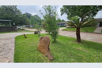 6946 Cole Creek Drive, Houston, TX 77092 - Photo 6