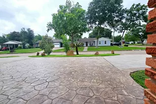 6946 Cole Creek Dr, Houston, TX 77092 - Photo 4