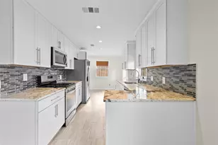 5322 Windswept Ln, Houston, TX 77056 - Photo 14