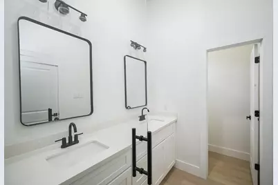 8203 Sparta Street #B, Houston, TX 77028 - Photo 16