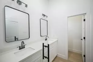 8203 Sparta St, Houston, TX 77028 - Photo 16