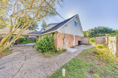 2519 Lazy Lake Drive, Houston, TX 77058 - Photo 24