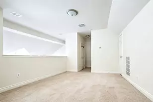 3411 Clearview Cir, Houston, TX 77025 - Photo 10