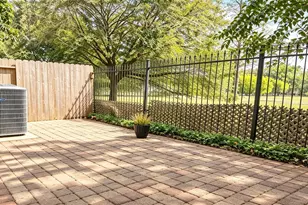 3411 Clearview Cir, Houston, TX 77025 - Photo 12