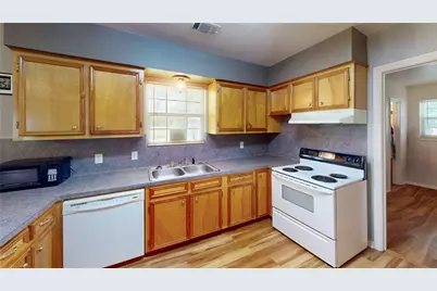 906 Waco Street, Dayton, TX 77535 - Photo 4