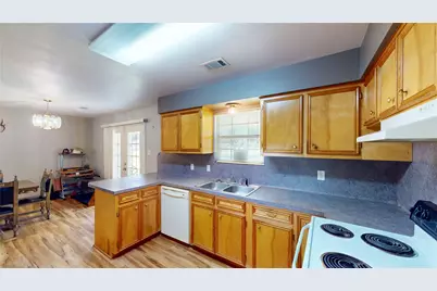 906 Waco Street, Dayton, TX 77535 - Photo 2