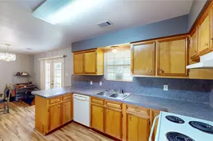 906 Waco St, Dayton, TX 77535 - Photo 2