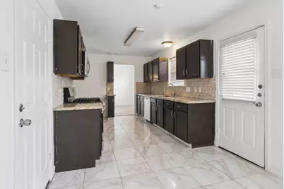 10418 Iris Lake Court, Houston, TX 77070 - Photo 12