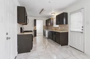 10418 Iris Lake Ct, Houston, TX 77070 - Photo 12