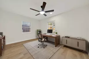 907 S 3rd St, La Porte, TX 77571 - Photo 6