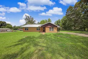 508 Miller St, Broaddus, TX 75929 - Photo 2
