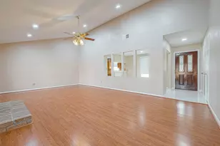 3231 E Heatherock Cir, Sugar Land, TX 77479 - Photo 8