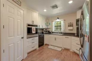 1014 N Shipp St, Madisonville, TX 77864 - Photo 10