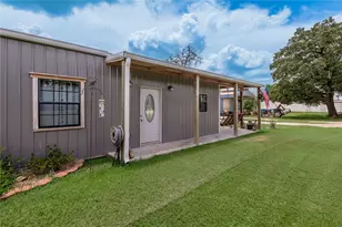 1014 N Shipp St, Madisonville, TX 77864 - Photo 4