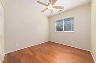 8923 Willow Wind Ln, Houston, TX 77083 - Photo 18