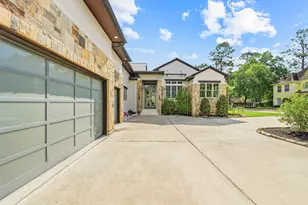5 W Shady Ln, Houston, TX 77063 - Photo 2