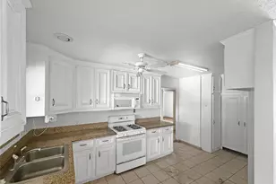 3026 Fairhope St, Houston, TX 77025 - Photo 6