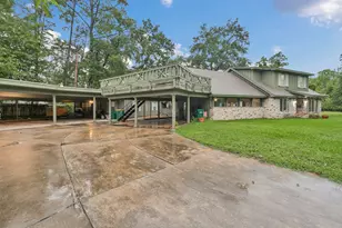 2019 N Thompson St, Conroe, TX 77301 - Photo 2