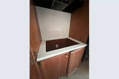 5942 Ridgeway Drive, Houston, TX 77033 - Photo 2