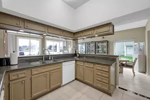 63 April Point Dr S, Conroe, TX 77356 - Photo 6