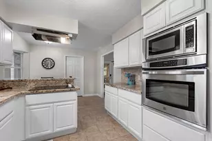 12701 Manorwood Ln, Cypress, TX 77429 - Photo 10