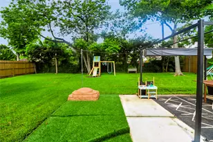 11930 Ashcroft Dr, Houston, TX 77035 - Photo 34