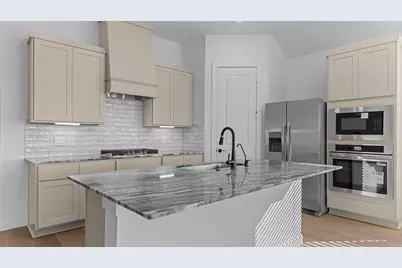 14028 Pine Cliffs Drive, Texas City, TX 77568 - Photo 6