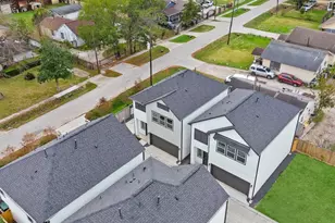 241 Rebecca St, Houston, TX 77022 - Photo 22