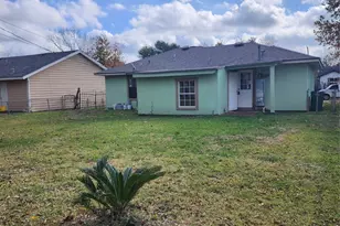 2413 Huntington Dr, Pasadena, TX 77506 - Photo 2