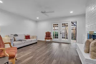 10355 Longmont Dr, Houston, TX 77042 - Photo 14