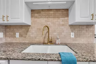 10355 Longmont Dr, Houston, TX 77042 - Photo 12