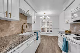 10355 Longmont Dr, Houston, TX 77042 - Photo 6