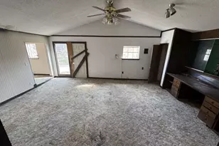 2205 Lucas Ave, Wichita Falls, TX 76301 - Photo 2