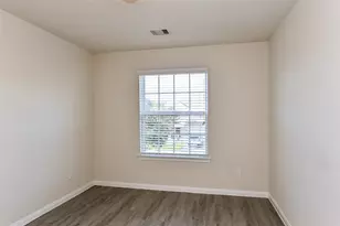 715 North Ella Creek Drive, Houston, TX 77067 - Photo 8
