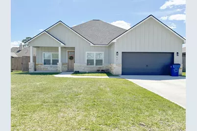 431 Wellshire Drive, West Columbia, TX 77486 - Photo 1