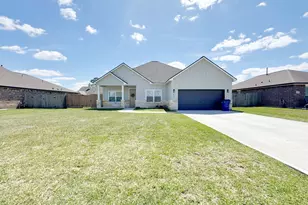 431 Wellshire Dr, West Columbia, TX 77486 - Photo 1