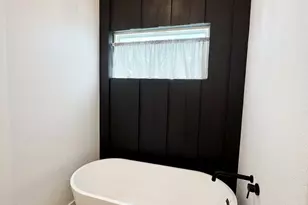 431 Wellshire Dr, West Columbia, TX 77486 - Photo 10