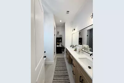 431 Wellshire Drive, West Columbia, TX 77486 - Photo 8