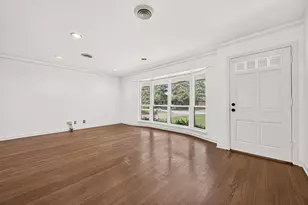 4617 Waycross Dr, Houston, TX 77035 - Photo 2