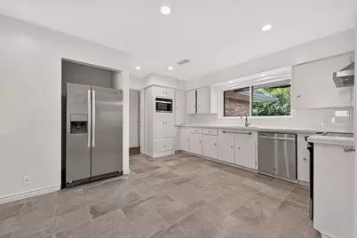 4617 Waycross Drive, Houston, TX 77035 - Photo 14