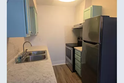 725 Broadway Avenue #6, Galveston, TX 77550 - Photo 2