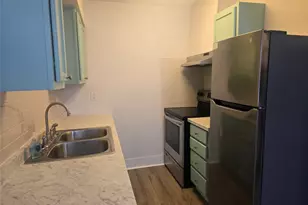 725 Broadway Ave, Galveston, TX 77550 - Photo 2