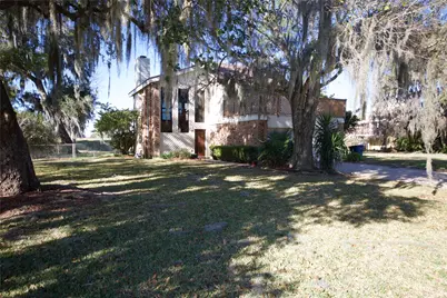 315 Twin Lakes Boulevard W, West Columbia, TX 77486 - Photo 2