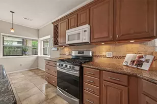8831 Hedgestone Ct, La Porte, TX 77571 - Photo 6