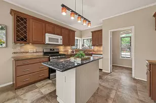 8831 Hedgestone Ct, La Porte, TX 77571 - Photo 4