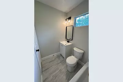 820 Bennington Street #B, Houston, TX 77022 - Photo 8